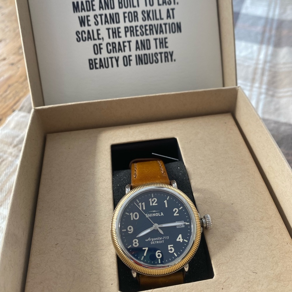 Shinola Runwell 38mm with midnight blue face & tan leather strap. New with tags.